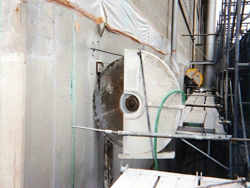 建屋壁撤去:外壁切断01
